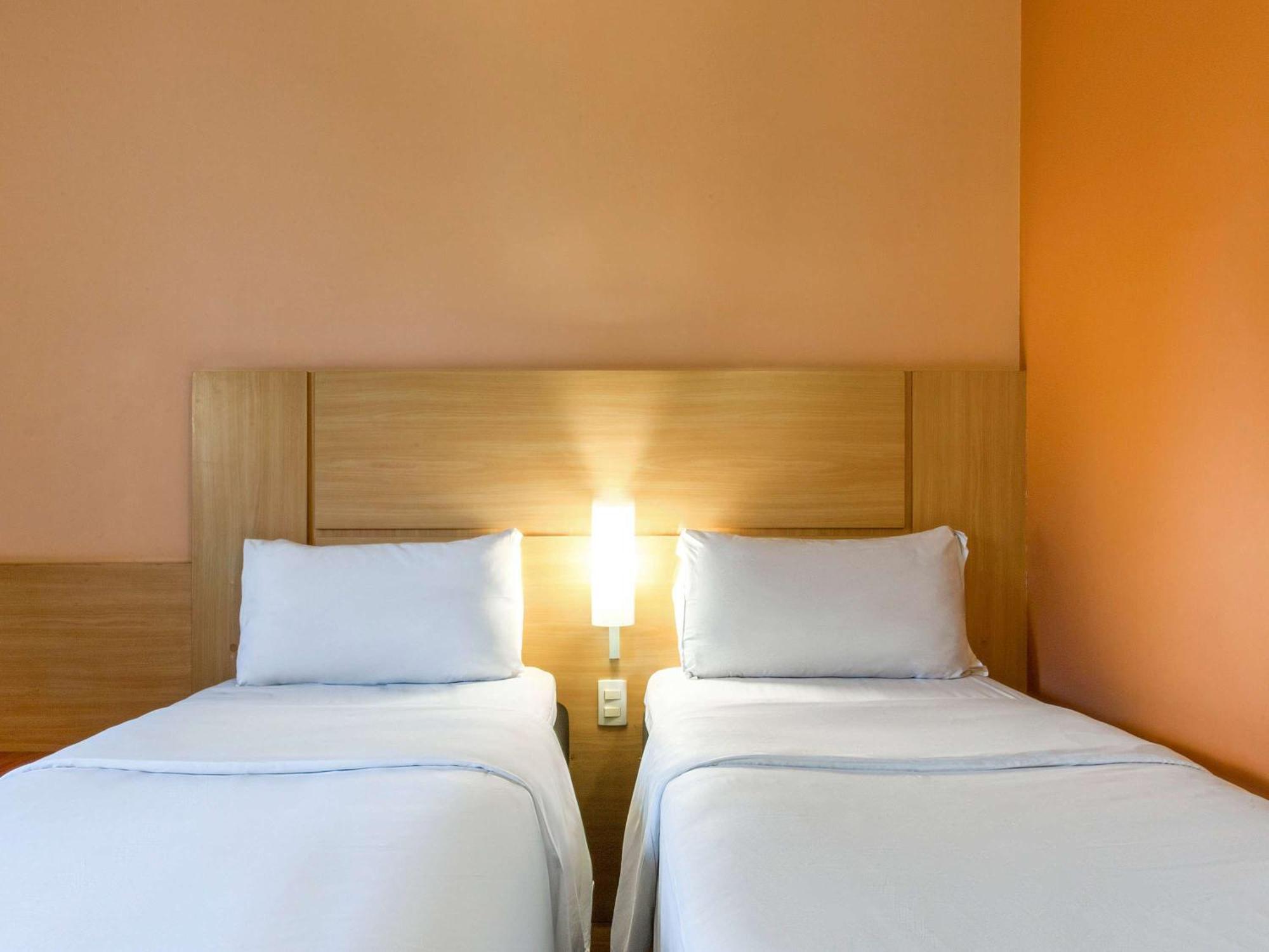 Hotel Ibis Strasbourg Centre Historique Esterno foto
