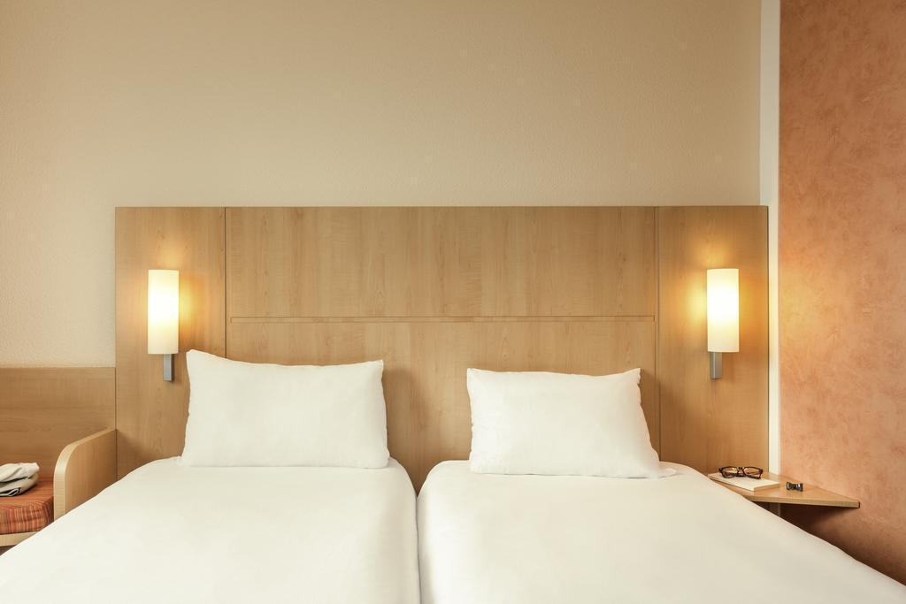 Hotel Ibis Strasbourg Centre Historique Esterno foto